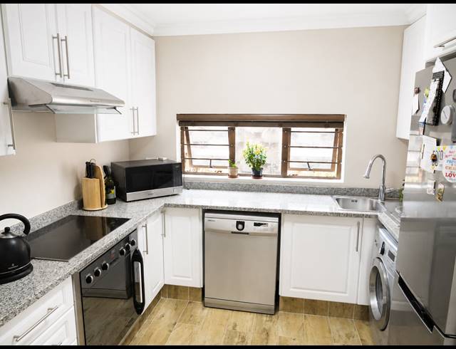1 BEDROOM APARTMENT FOR SALE IN UMHLANGA CENTRAL